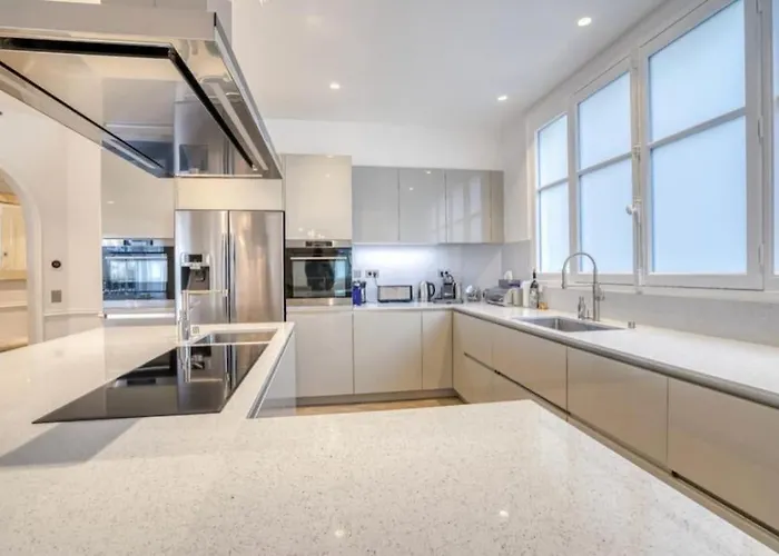 Palais Privé Luxe Vue Tour Eiffel Confort Exclusif Paris