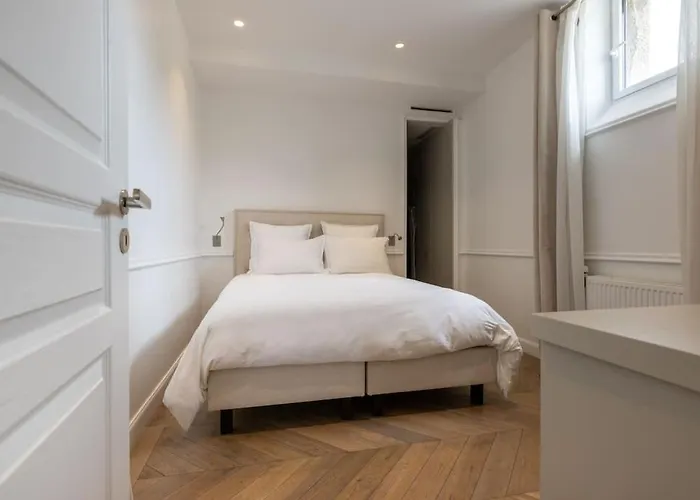 Palais Privé Luxe Vue Tour Eiffel Confort Exclusif Paris