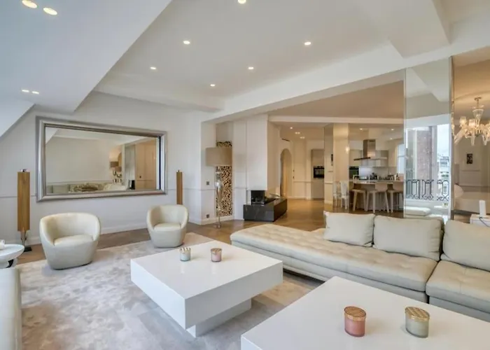 Appartement Palais Privé Luxe Vue Tour Eiffel Confort Exclusif