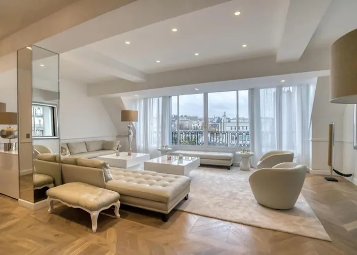 Appartement Palais Privé Luxe Vue Tour Eiffel Confort Exclusif Paris