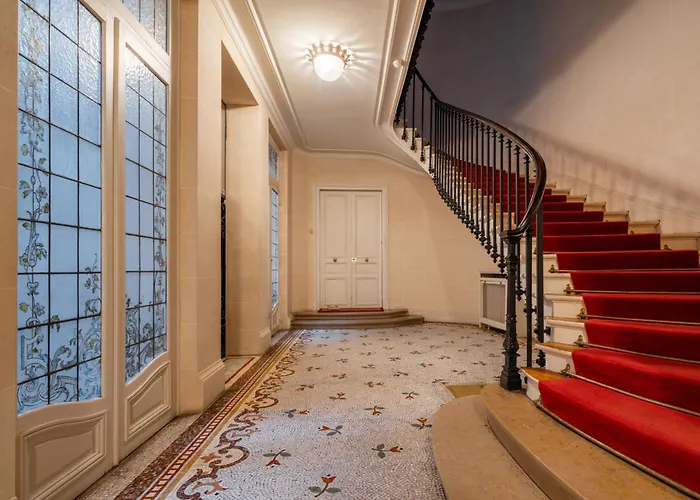 Palais Privé Luxe Vue Tour Eiffel Confort Exclusif Paris