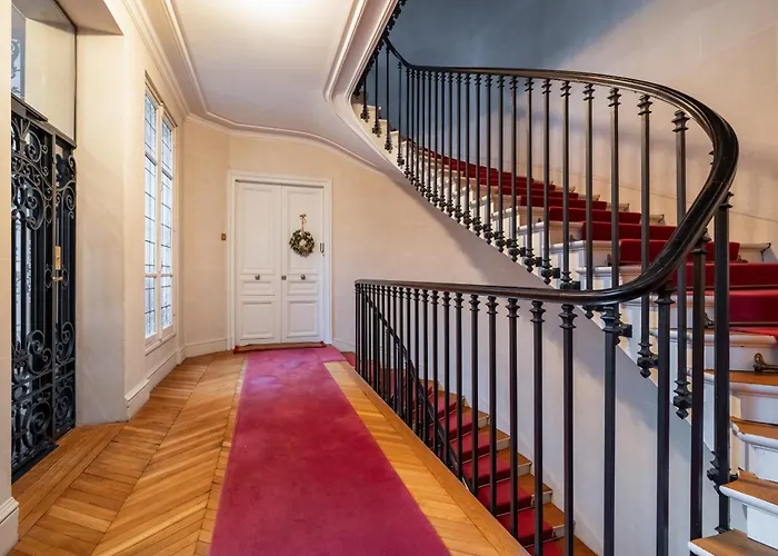 Appartement Palais Privé Luxe Vue Tour Eiffel Confort Exclusif