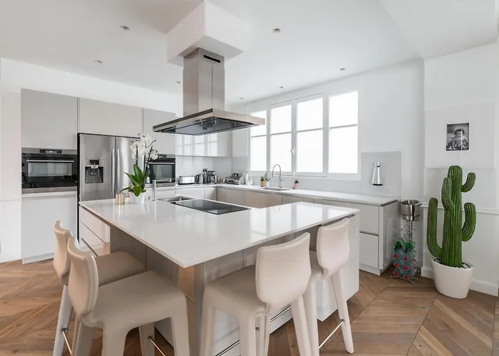 Appartement Palais Privé Luxe Vue Tour Eiffel Confort Exclusif Paris