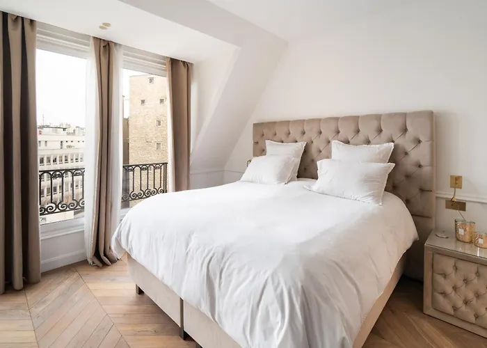 Appartement Palais Privé Luxe Vue Tour Eiffel Confort Exclusif