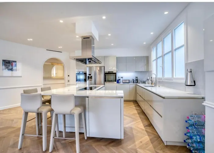 Appartement Palais Privé Luxe Vue Tour Eiffel Confort Exclusif