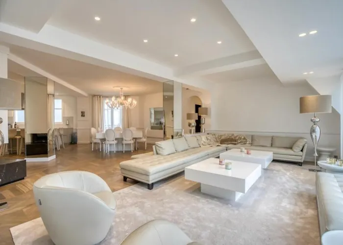 Palais Privé Luxe Vue Tour Eiffel Confort Exclusif Paris