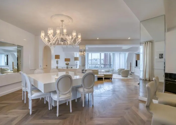 Appartement Palais Privé Luxe Vue Tour Eiffel Confort Exclusif